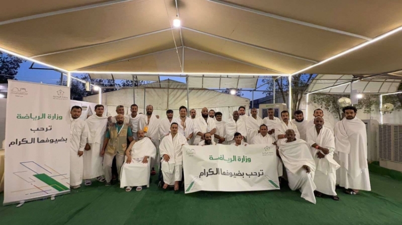 عدد من الرياضيين يتحجون
