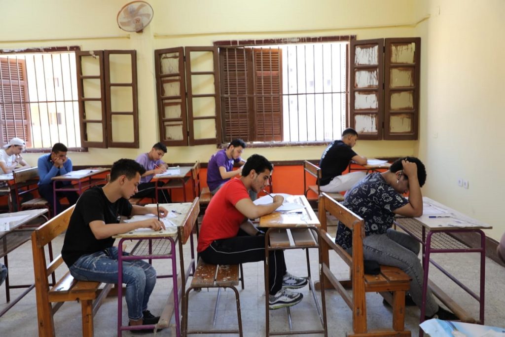 فتح باب التقديم على