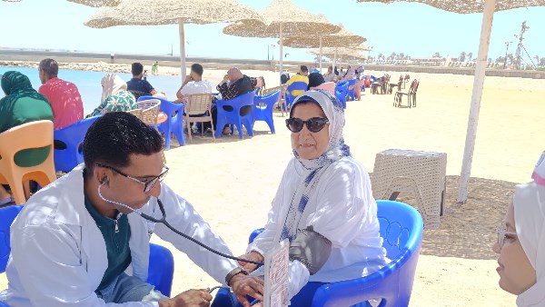 فرق طبية تنتشر بكثافة