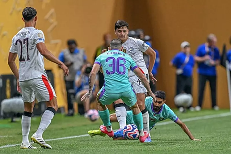 مباراة من طرف واحد..