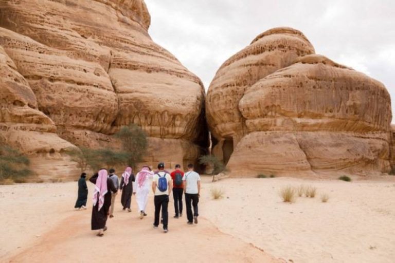 قفز عدد المشتغلين بالأنشطة السياحية إلى مليون