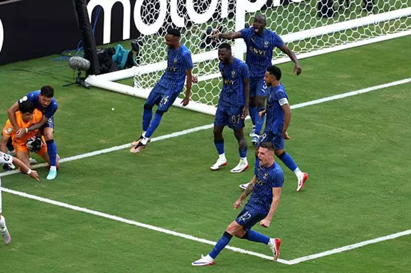 قناة مجانية تنقل مباراة