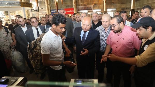 كسر زجاج قطار |