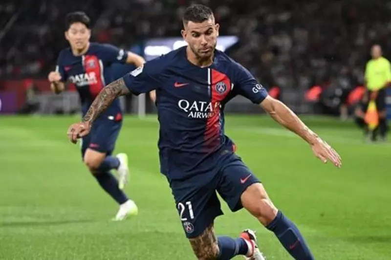 لاعب باريس سان جيرمان: