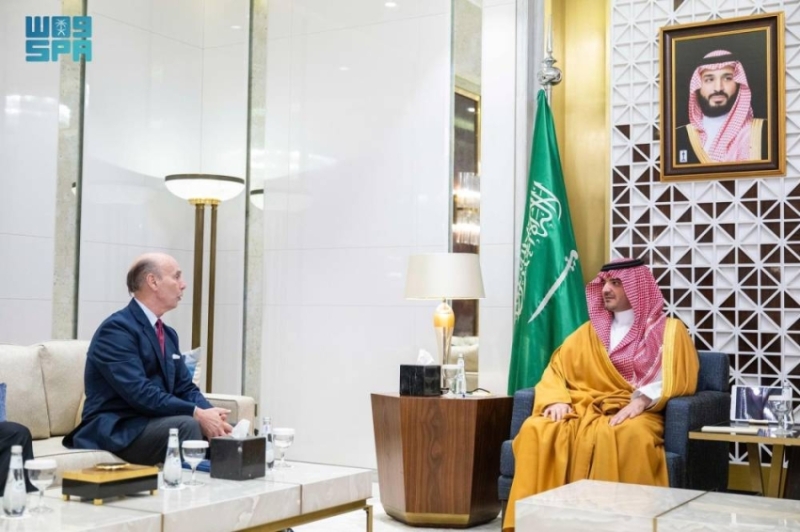 لقاء وزير الداخلية وسفير