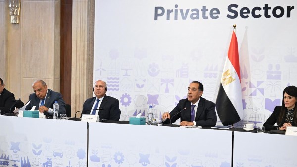 مائدة مستديرة برئاسة مدبولي