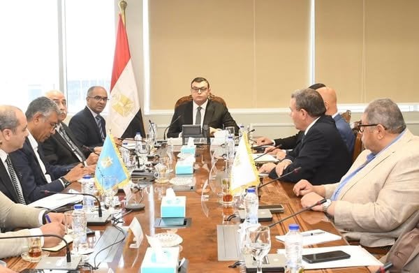 متابعة حثيثة من وزير
