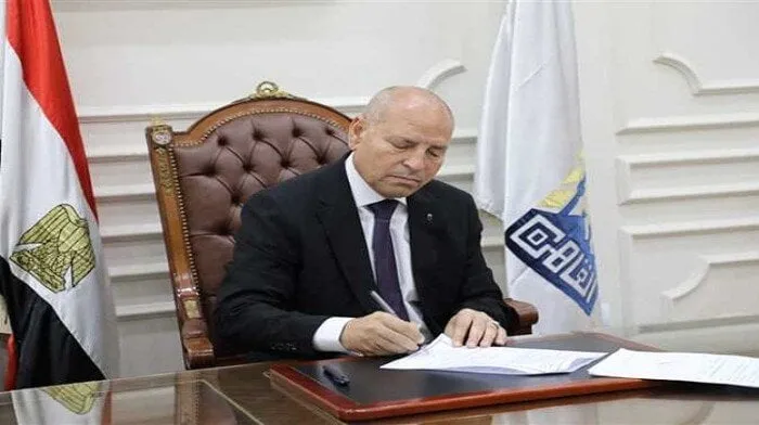 محافظ القاهرة يعلن تنسيق القبول بالثانوية العامة والحد الأدنى المطلوب