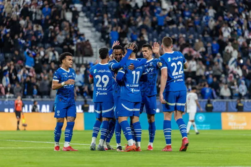 محترف الهلال يقترب من