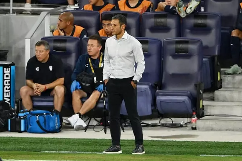مدرب باتشوكا: الهلال يملك