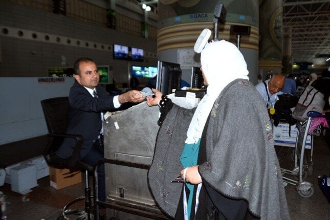 مصر للطيران تسيّر 21