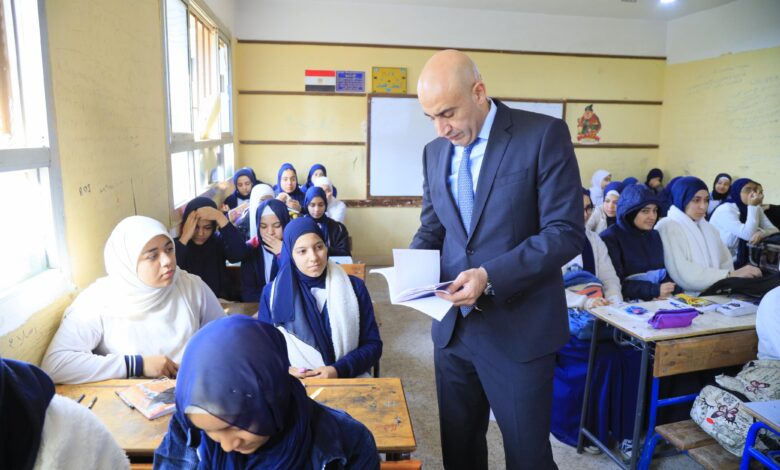 معلم مساعد مادة الرياضيات والعلوم واللغة الإنجليزية