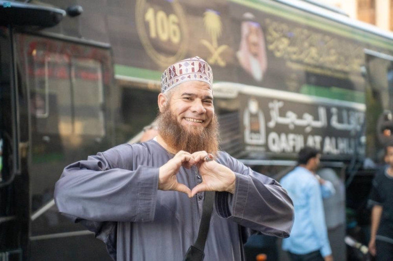 مغادرة (2443) حاجًّا وحاجّة
