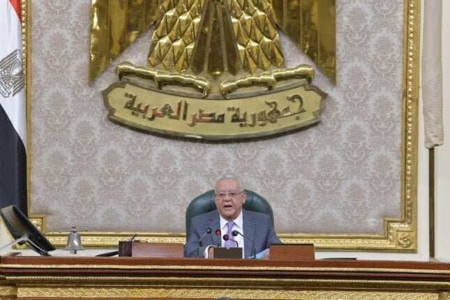 مناقشات البرلمان تتواصل حول
