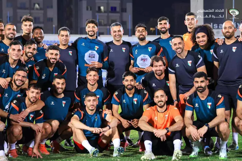منتخب فلسطين يكرم