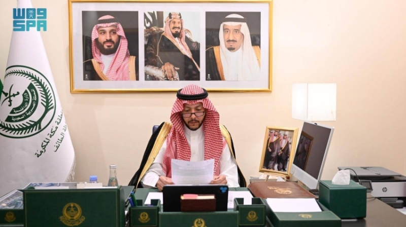 مُحافظ الطائف يستعرض مبادرات