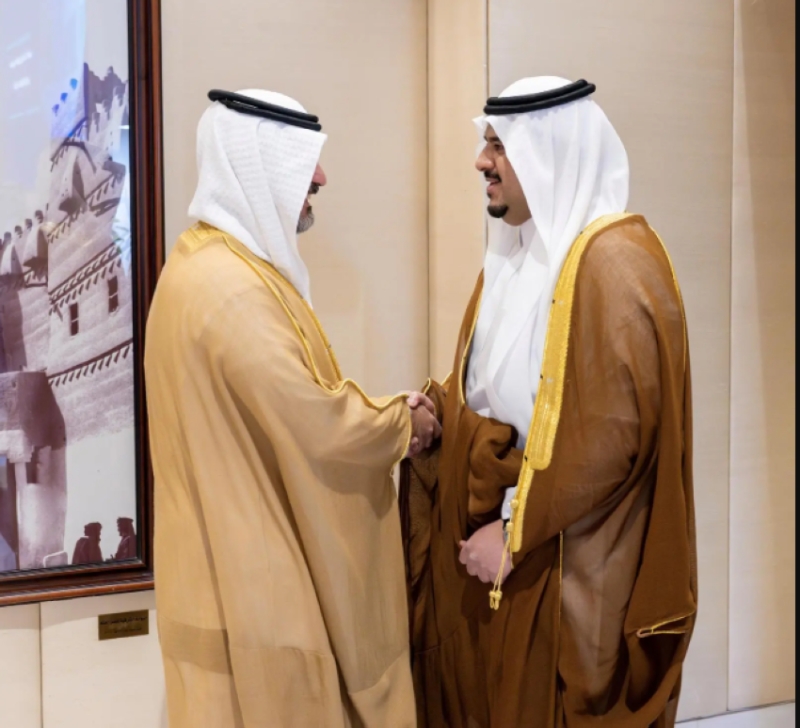 نائب أمير الرياض يستعرض