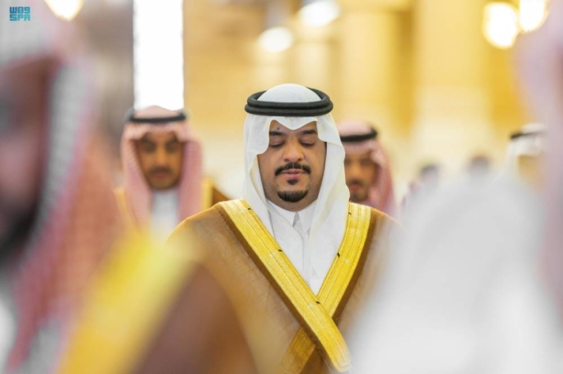 نائب أمير الرياض يشارك