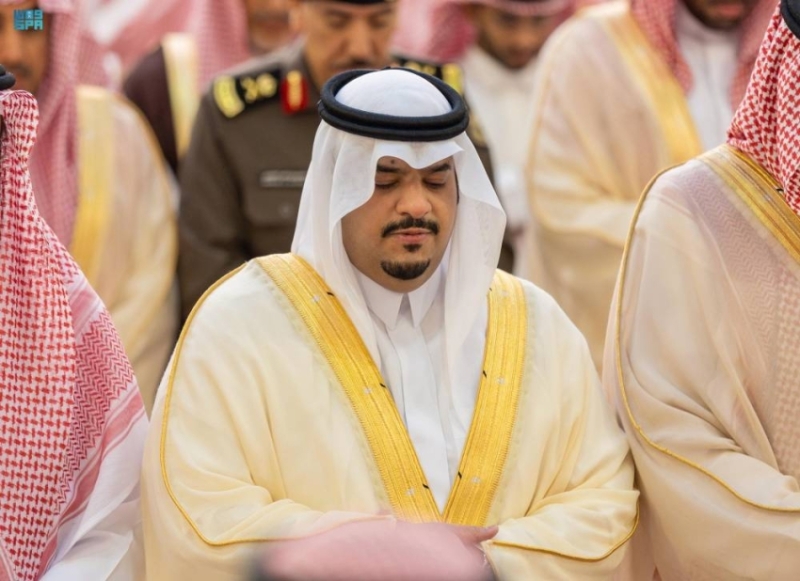 نائب أمير الرياض يشارك