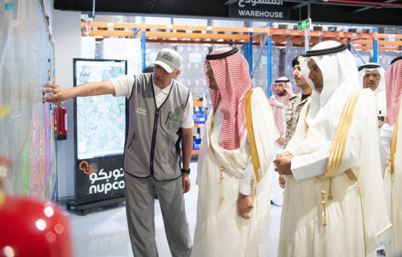 نائب أمير مكة يعاين