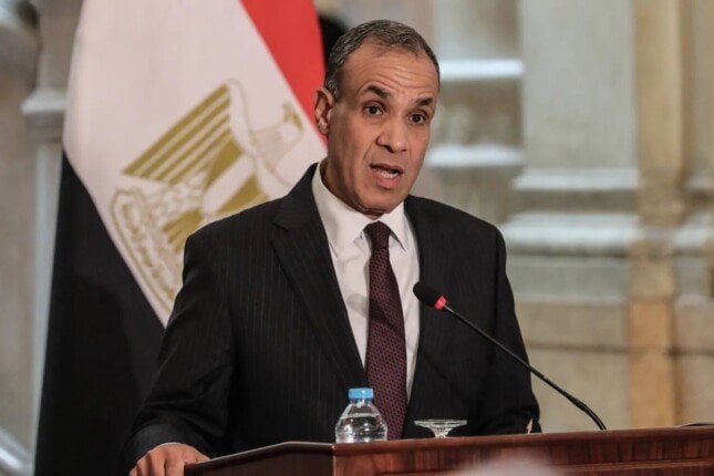 وزير الخارجية يعبر عن