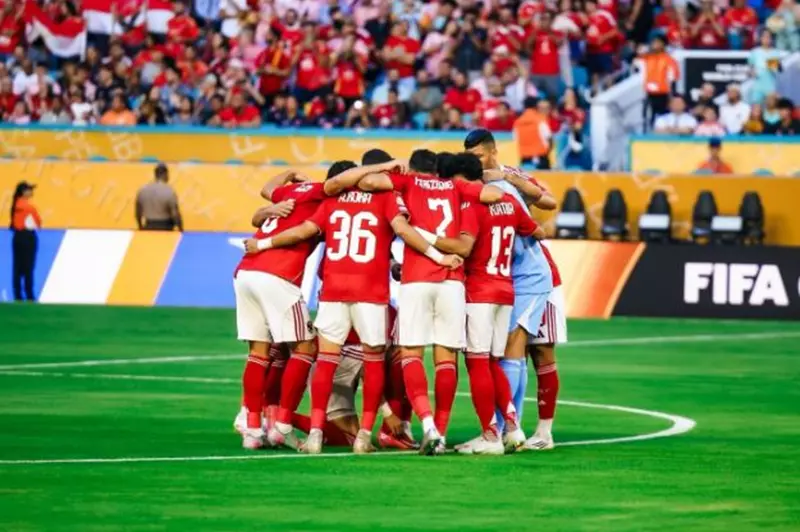 وزير الشباب والرياضة يشيد