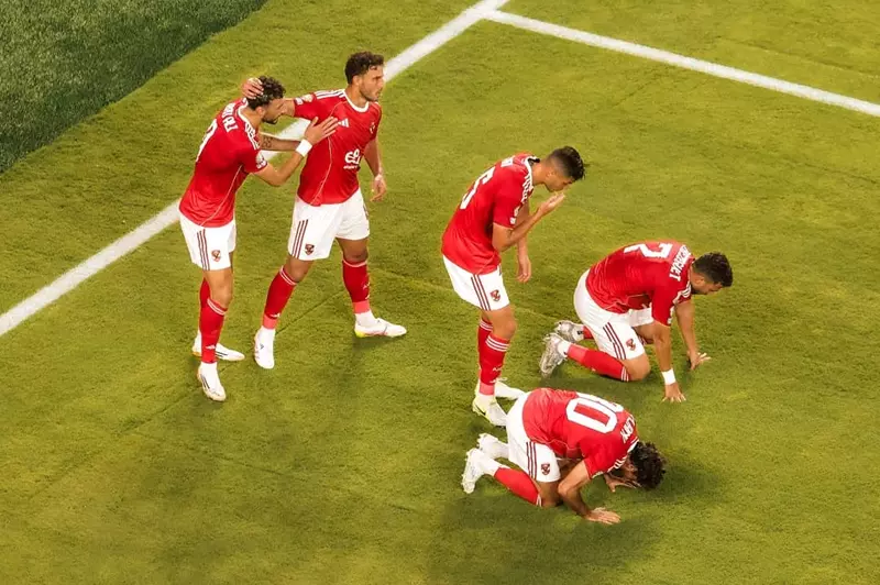 وسام يعادل بيليه وإعادة