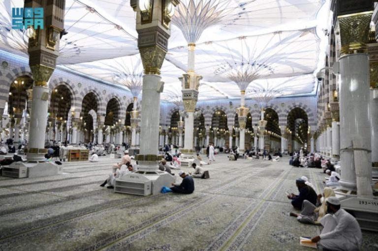 25 ألف سجادة إلكترونية في المسجد النبوي لتعزيز كفاءة التشغيل