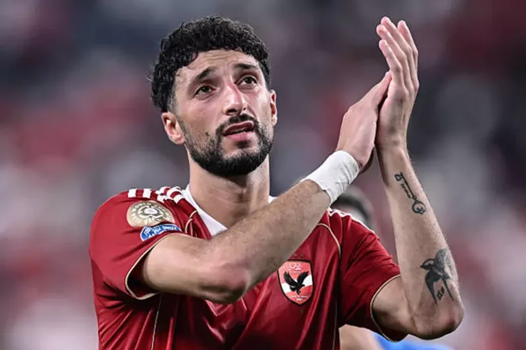 وسام أبو علي يستخدم سلاحًا مزدوجًا في مواجهة الأهلي ويقع في دوامة “اللعب على الحبلين”
