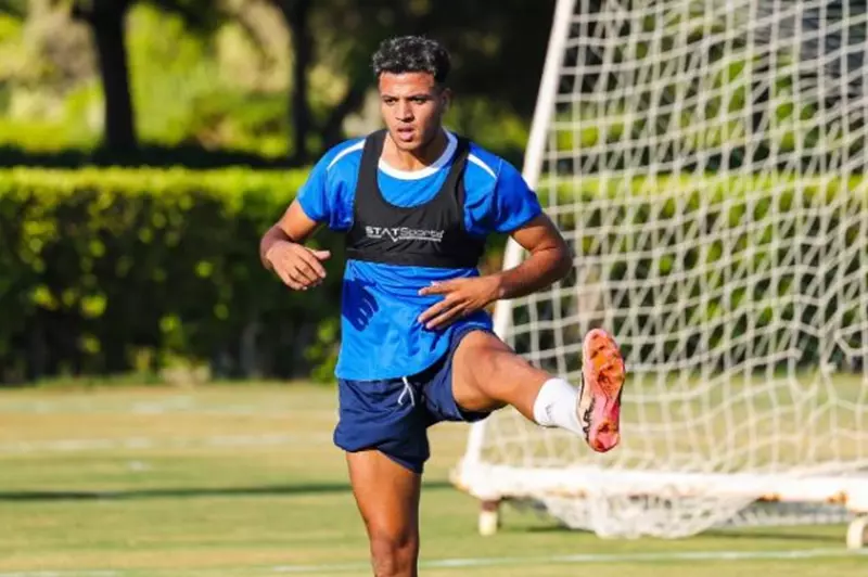 "ظهر بالقميص الأسود".. كيف قدم الزمالك أحمد ربيع؟
