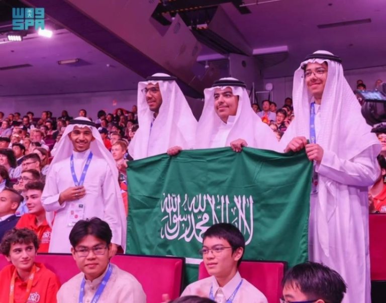 “أخضر الفيزياء” يشارك في الأولمبياد الدولي بفرنسا يوم الجمعة المقبل