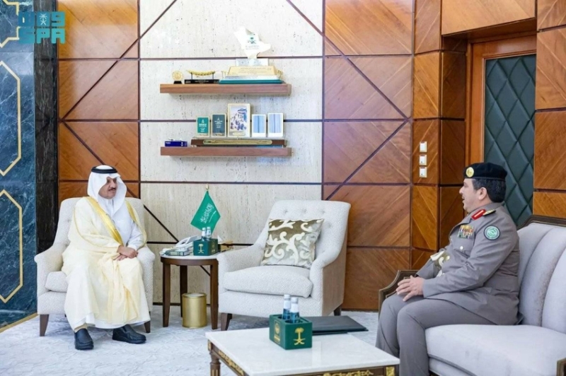 أمير الشرقية يثمن جهود مكافحة المخدرات ويتعرف على إنجازات المنطقة