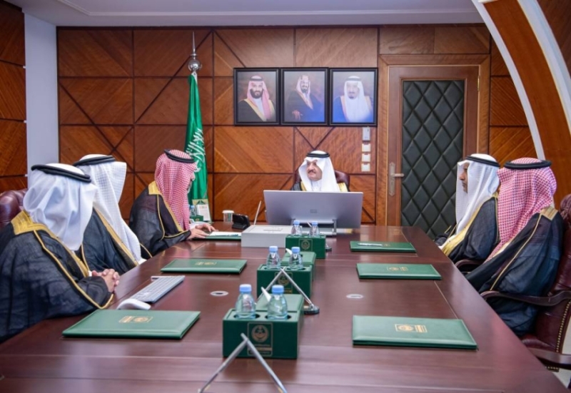 أمير الشرقية يستعرض مشاريع المؤسسة العامة للري