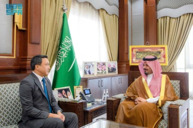 أمير المدينة المنورة يرحب بالقنصل العام الفلبيني بجدة