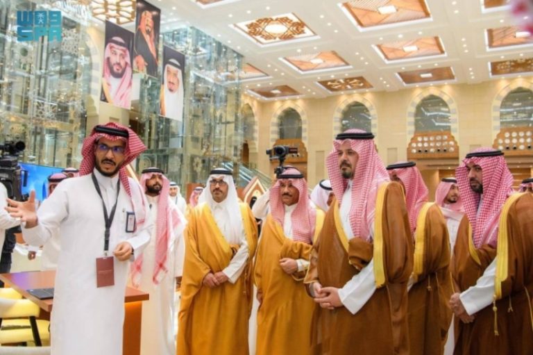 أمير المدينة يؤكد: ملتقى المناطق منصة وطنية لتبادل التجارب الناجحة