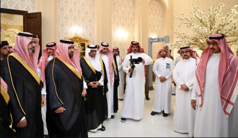 أمير جازان ونائبه يتفقدان مشروعات صبيا التنموية