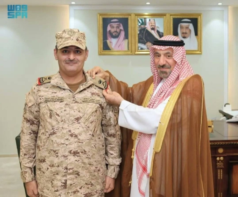 أمير نجران يكرم مساعد