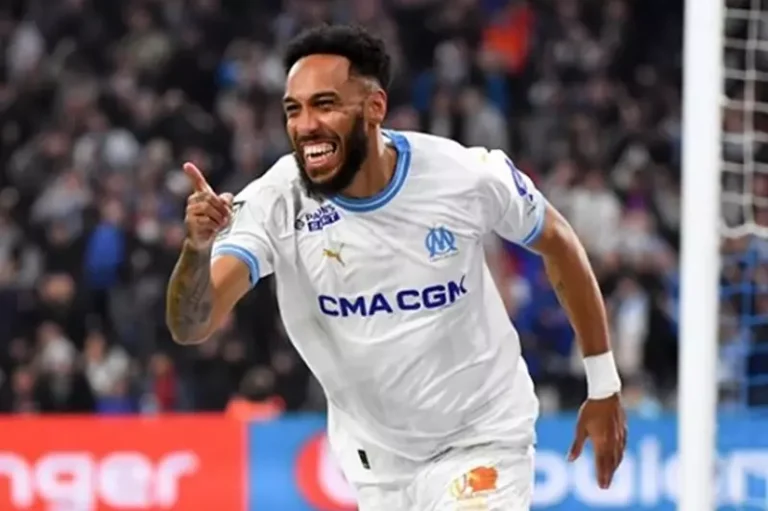 أوباميانج يعبر عن مشاعره بعد وصوله لمارسيليا وبدء فصل جديد في مسيرته