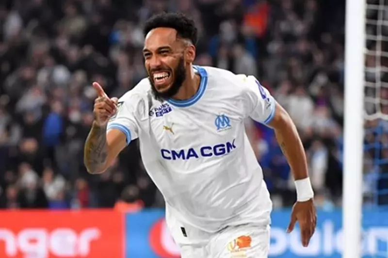 بعد وصوله لمارسيليا.. أول تعليق من أوباميانج