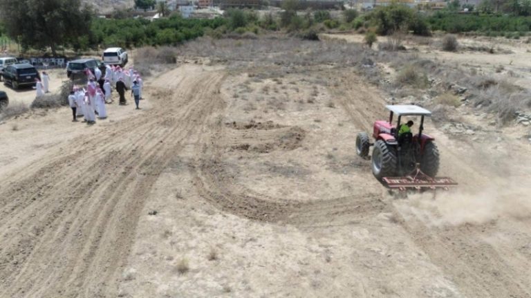 إعادة حرث الأراضي الزراعية في محافظة القرى عبر مبادرة جديدة