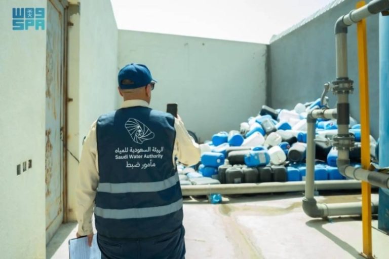 إغلاق محطات مياه مخالفة في الرياض
تسليم محطات تعبئة مياه غير مطابقة في الرياض
الإجراءات ضد محطات مياه غير قانونية بالرياض
محطات تعبئة مياه مخالفة مغلقة في الرياض
السلطات تغلق محطات مياه مخالفة بالرياض