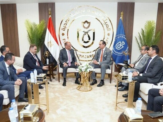 إنشاء مركز تميز لعلاج الأورام بأسوان بالتعاون مع «جانسن» يجذب انتباه رئيس الرعاية الصحية