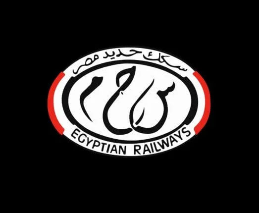 إنهاء خدمة سائق قطار ومساعده بعد اصطدامهما بالرصيف