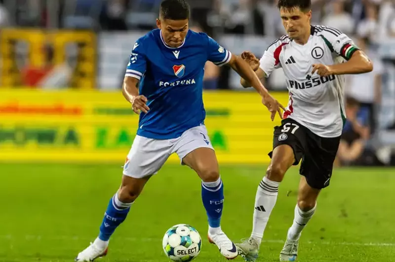 كان مرشحًا للأهلي.. إيفرتون على أعتاب الانضمام لبيراميدز
