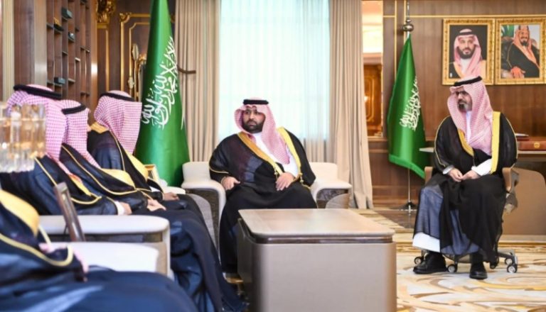 اجتماع أمير جازان مع رئيس الجامعة لمناقشة الموضوعات الأكاديمية
