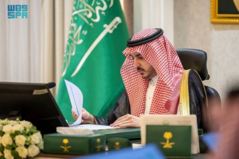 اجتماع تنفيذي للإسكان التنموي بقيادة أمير الجوف