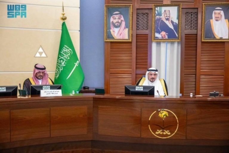 اجتماع لمكافحة سوسة النخيل يترأسه أمير القصيم