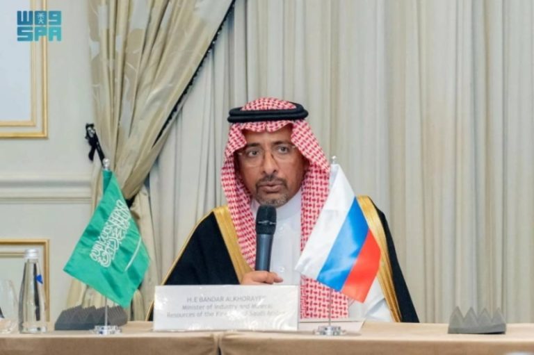 اجتماع مع ممثلي القطاع الخاص الروسي برئاسة وزير الصناعة في موسكو