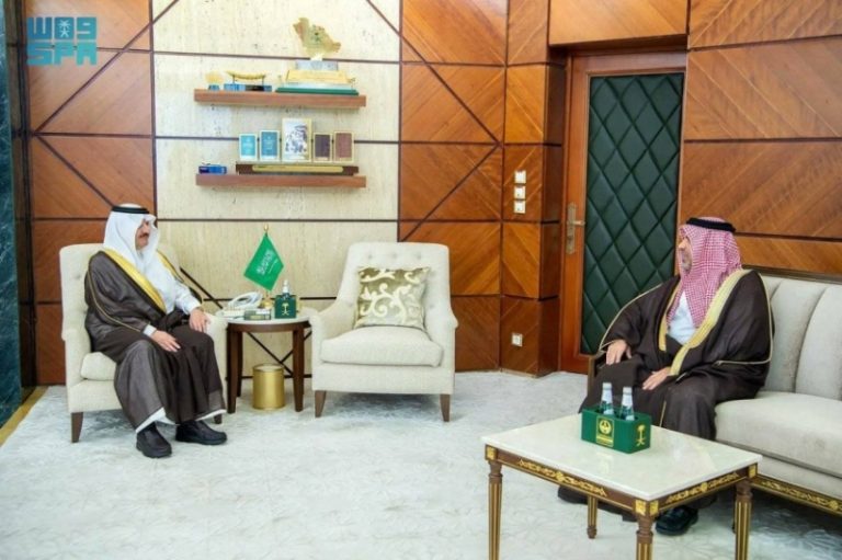 استقبال أمير الشرقية لمدير عام صحة المنطقة بمناسبة تعيينه