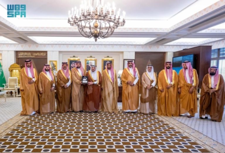 استقبال أمير القصيم لرئيس وأعضاء اللجنة الوطنية للإبل